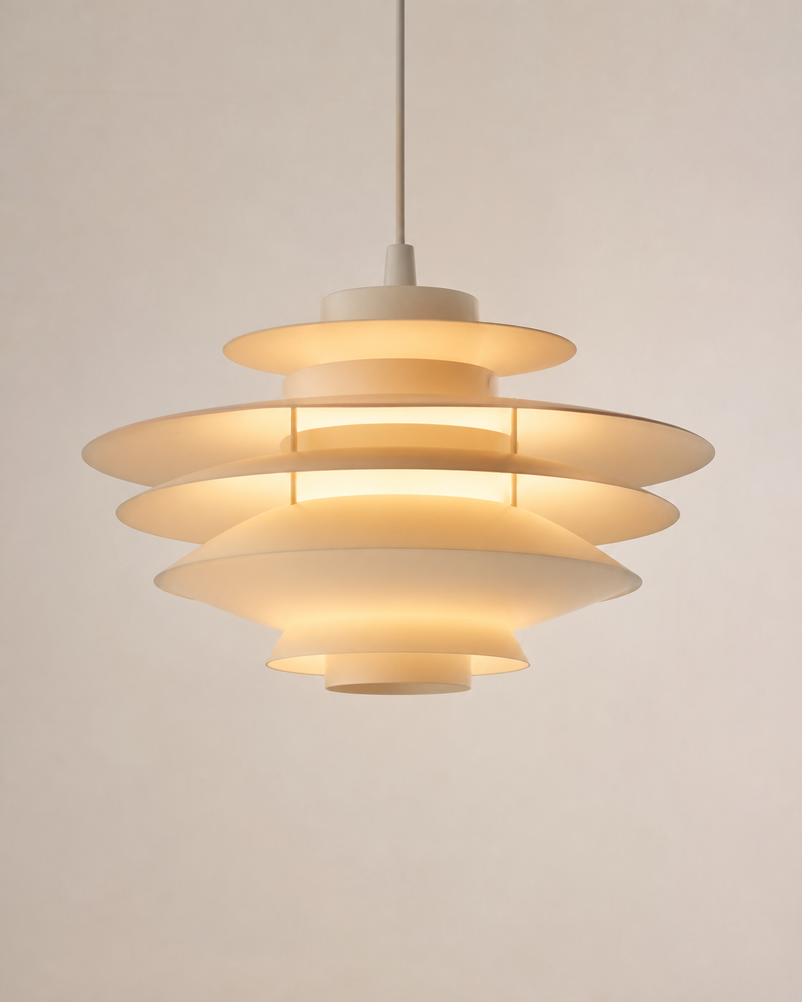Object study in the spirit of Poul Henningsen